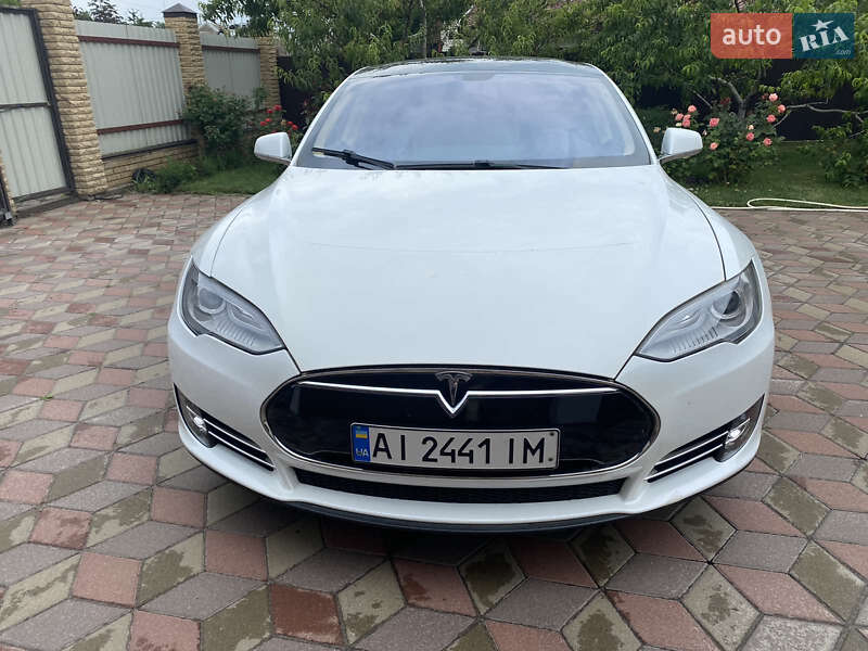 Лифтбек Tesla Model S 2013 в Киеве