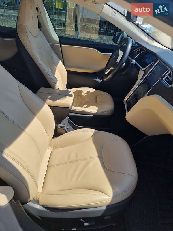 Лифтбек Tesla Model S 2013 в Нововолынске фото 10 Лифтбек Tesla Model S 2013 в Нововолынске