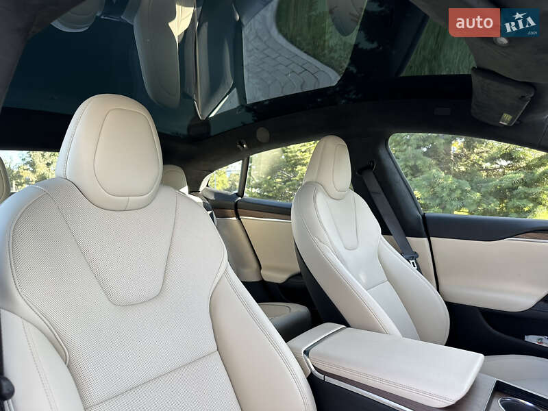 Лифтбек Tesla Model S 2022 в Одессе