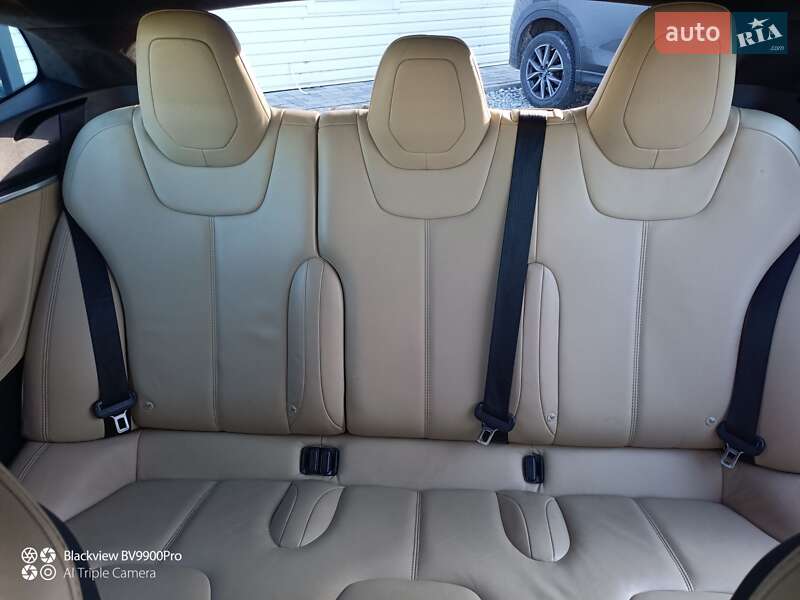 Лифтбек Tesla Model S 2015 в Тернополе