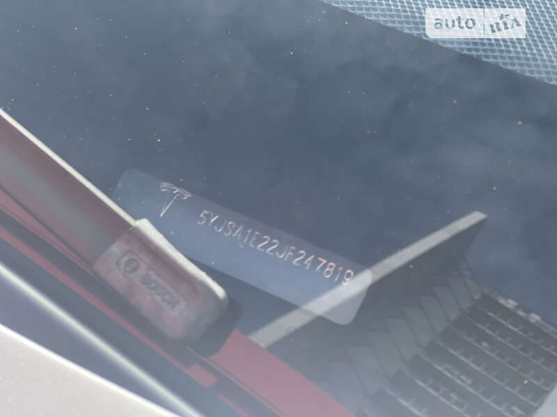 Лифтбек Tesla Model S 2018 в Киеве