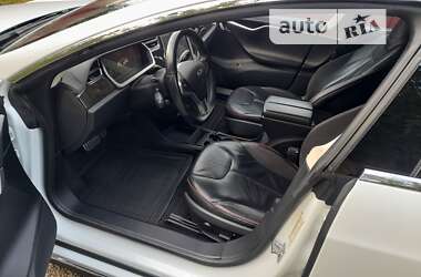 Лифтбек Tesla Model S 2013 в 