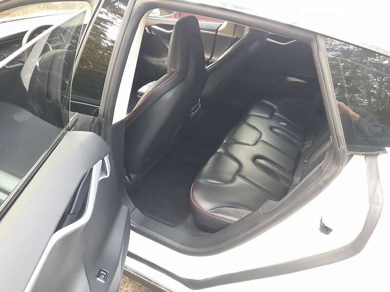 Лифтбек Tesla Model S 2013 в Киеве