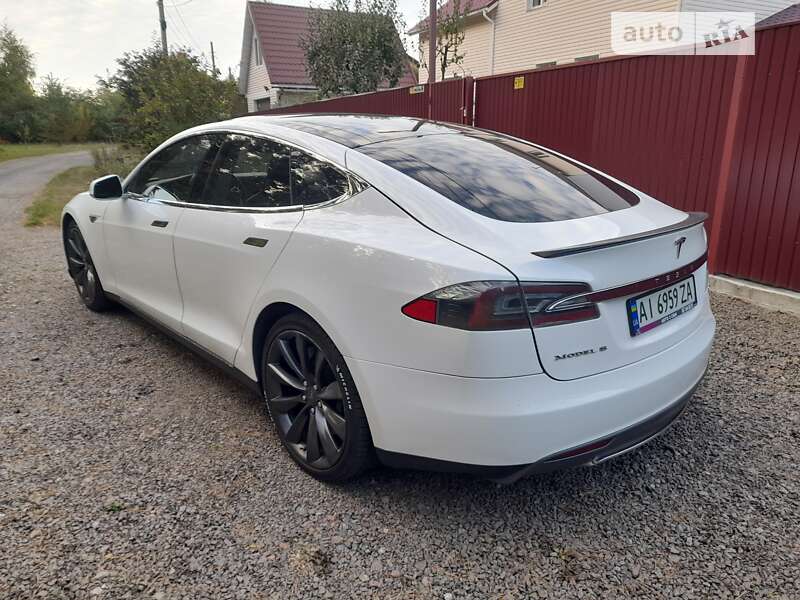 Лифтбек Tesla Model S 2013 в Киеве