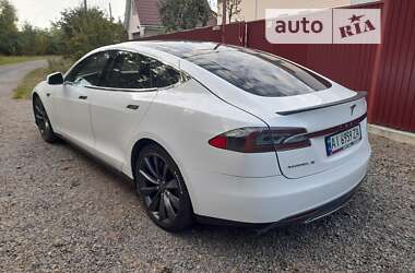Лифтбек Tesla Model S 2013 в 