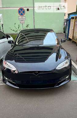 Ліфтбек Tesla Model S 2013 в Києві