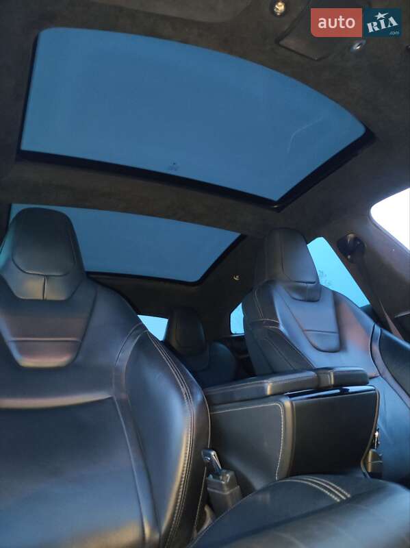 Лифтбек Tesla Model S 2015 в Сумах