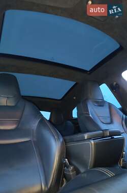 Лифтбек Tesla Model S 2015 в 