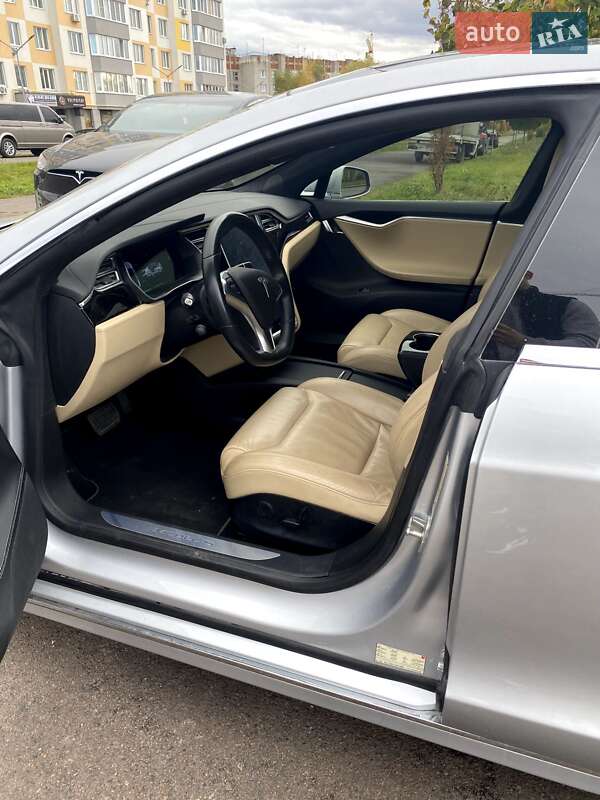 Лифтбек Tesla Model S 2017 в Одессе