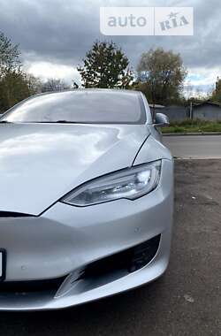 Ліфтбек Tesla Model S 2017 в Львові