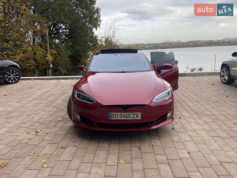 Ліфтбек Tesla Model S 2016 в Тернополі