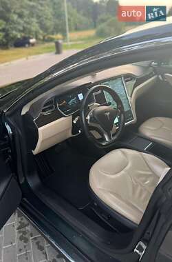 Лифтбек Tesla Model S 2014 в Львове