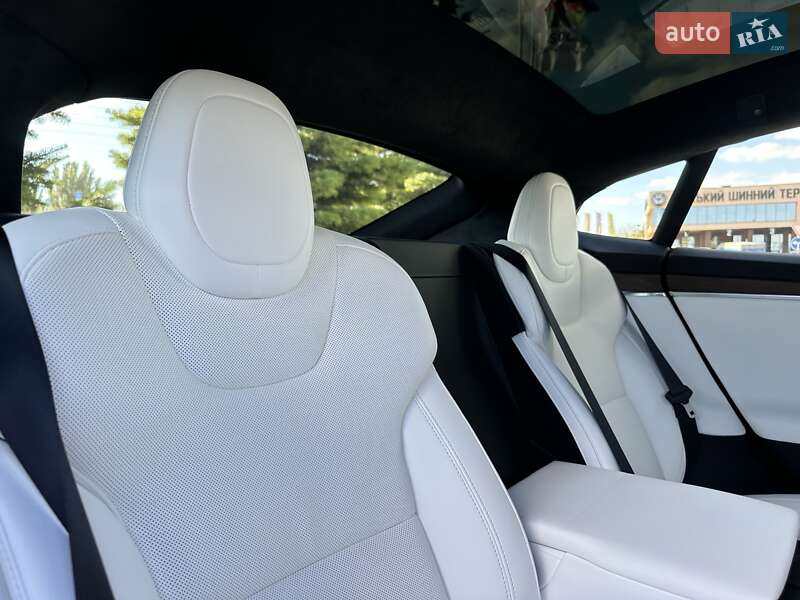 Лифтбек Tesla Model S 2021 в Одессе
