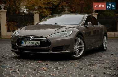 Лифтбек Tesla Model S 2016 в Днепре