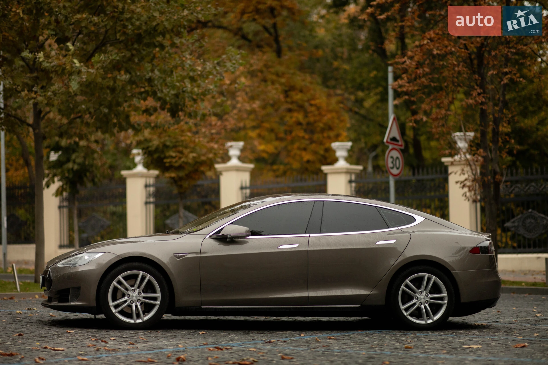 2016 Tesla Model S - мініатюра 12