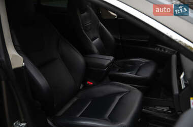 Лифтбек Tesla Model S 2016 в Днепре