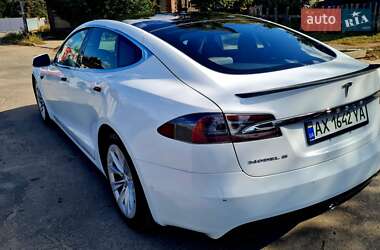 Лифтбек Tesla Model S 2017 в 