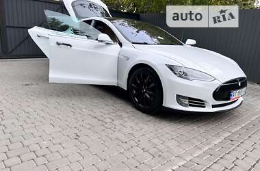 Лифтбек Tesla Model S 2015 в Ивано-Франковске