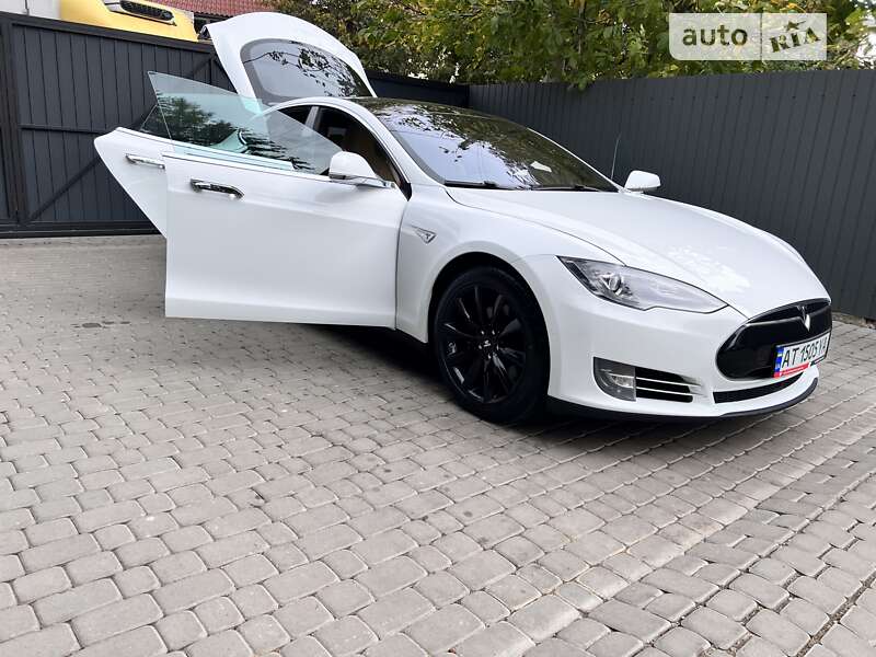 Ліфтбек Tesla Model S 2015 в Івано-Франківську фото 9 Ліфтбек Tesla Model S 2015 в Івано-Франківську