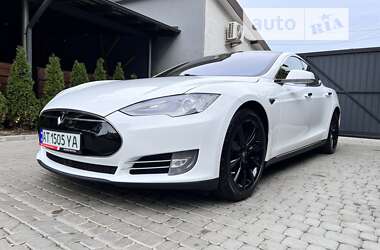 Лифтбек Tesla Model S 2015 в Ивано-Франковске