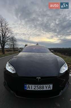 Лифтбек Tesla Model S 2018 в Киеве