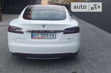 Лифтбек Tesla Model S 2015 в Ивано-Франковске