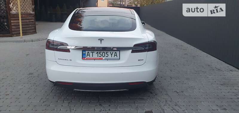 Ліфтбек Tesla Model S 2015 в Івано-Франківську фото 43 Ліфтбек Tesla Model S 2015 в Івано-Франківську