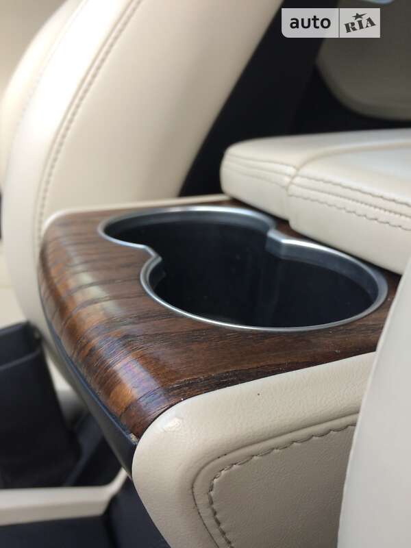 Ліфтбек Tesla Model S 2017 в Вінниці