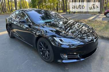 Лифтбек Tesla Model S 2018 в Черкассах