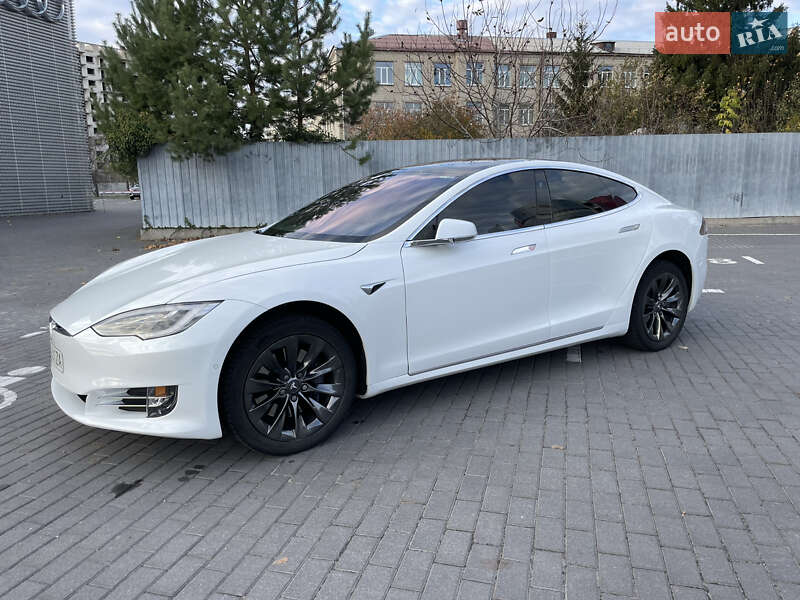 Лифтбек Tesla Model S 2018 в Харькове