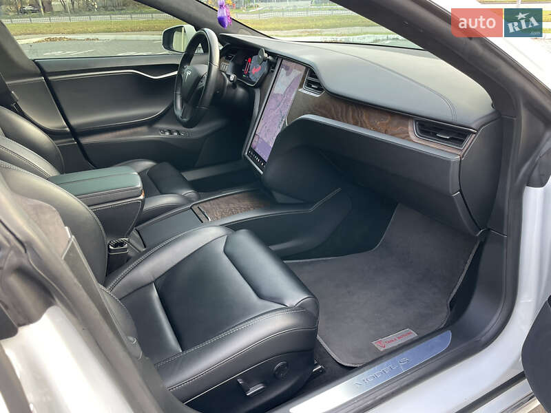 Лифтбек Tesla Model S 2018 в Харькове