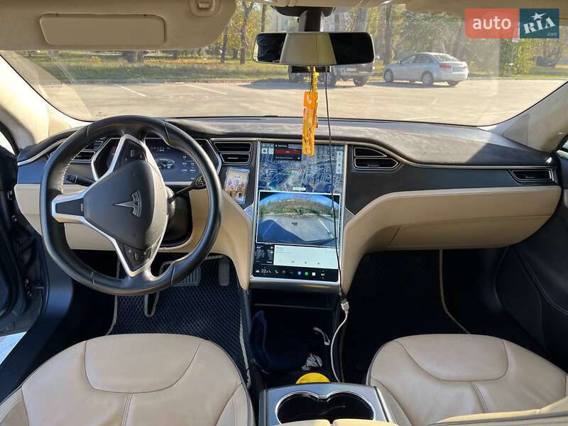 Лифтбек Tesla Model S 2013 в Синельниково