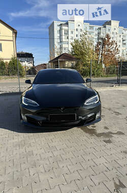 Лифтбек Tesla Model S 2016 в Киеве