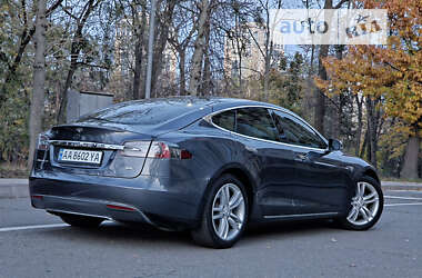 Лифтбек Tesla Model S 2015 в Киеве