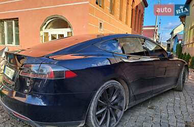 Ліфтбек Tesla Model S 2014 в Береговому