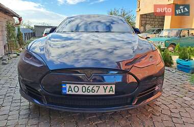 Ліфтбек Tesla Model S 2014 в Береговому
