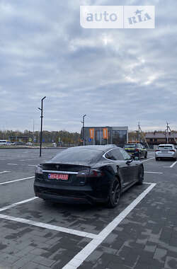 Лифтбек Tesla Model S 2015 в Луцке