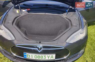 Лифтбек Tesla Model S 2015 в Полтаве