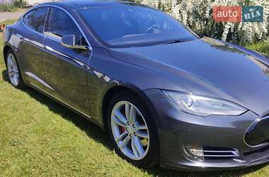 Лифтбек Tesla Model S 2015 в Полтаве