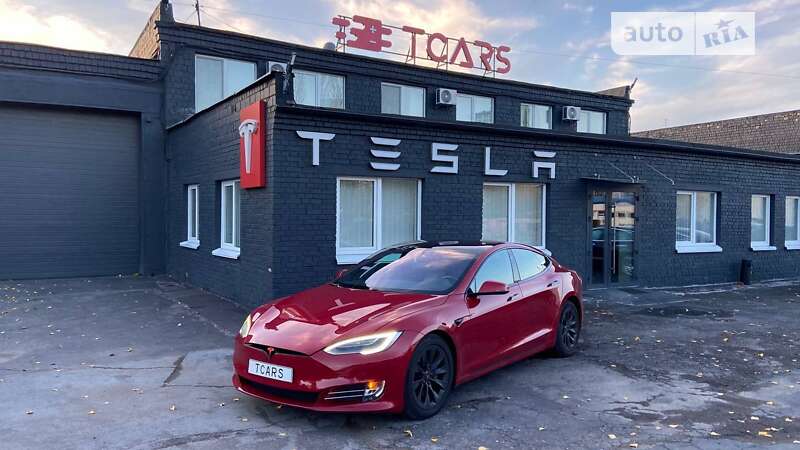 Лифтбек Tesla Model S 2017 в Киеве