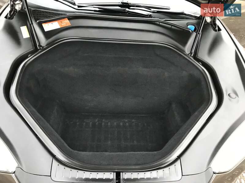 Ліфтбек Tesla Model S 2016 в Вінниці