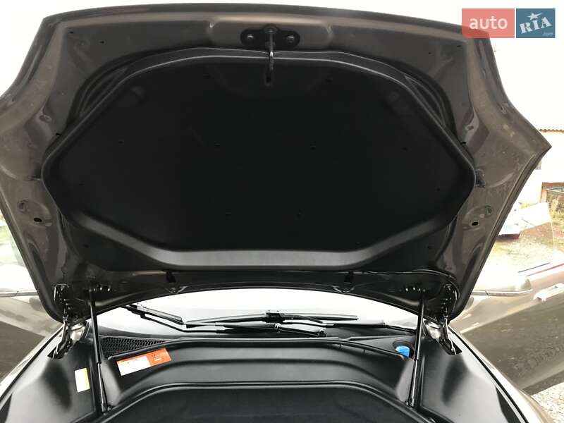 Ліфтбек Tesla Model S 2016 в Вінниці