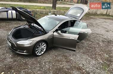 Ліфтбек Tesla Model S 2016 в Вінниці