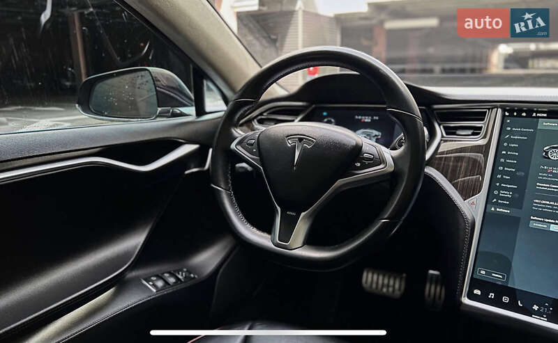 Лифтбек Tesla Model S 2013 в Киеве