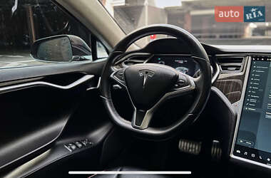 Лифтбек Tesla Model S 2013 в 