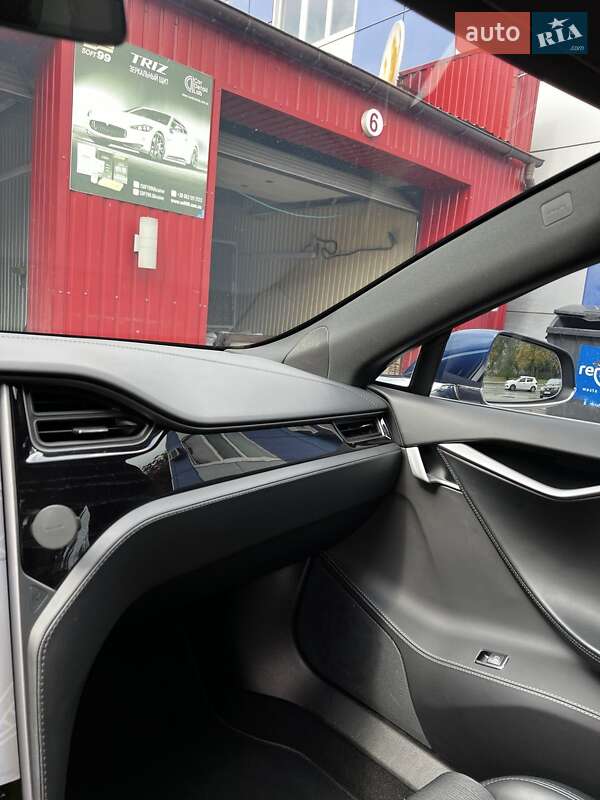 Лифтбек Tesla Model S 2018 в Киеве