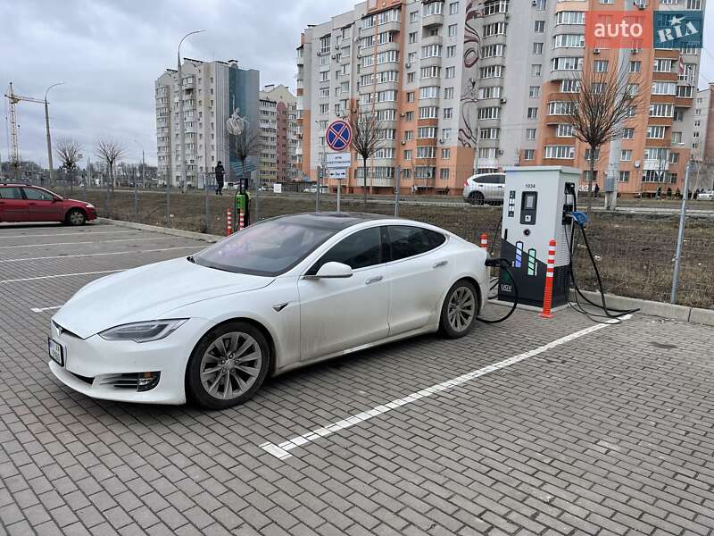 Ліфтбек Tesla Model S 2016 в Білій Церкві