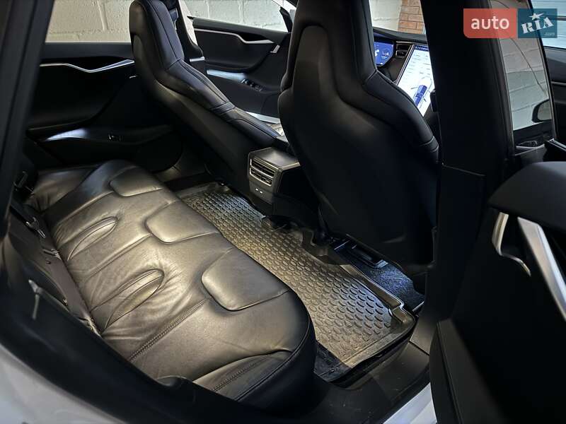 Ліфтбек Tesla Model S 2016 в Білій Церкві