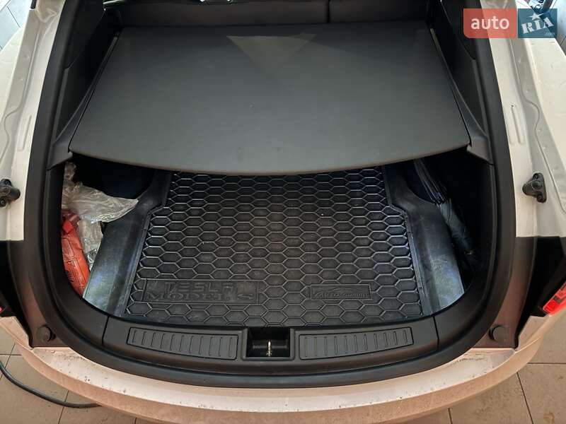 Ліфтбек Tesla Model S 2016 в Білій Церкві