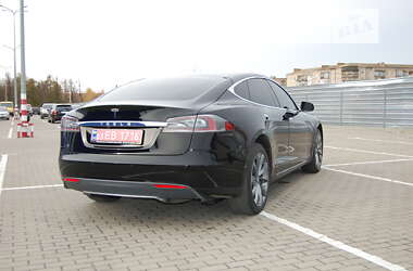 Лифтбек Tesla Model S 2013 в Дубно